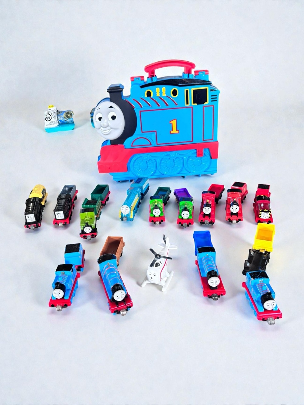 Thomas Train Magnetic Mini Bundle Carry Case Toy Lot